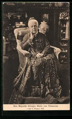AK Königin Marie von Hannover im Salon