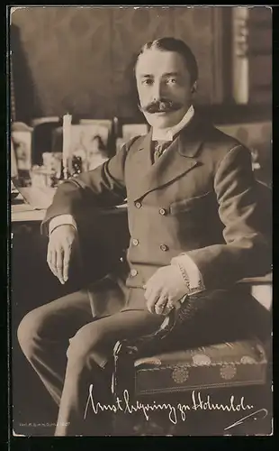 AK Erbprinz Ernst zu Hohenlohe im Anzug