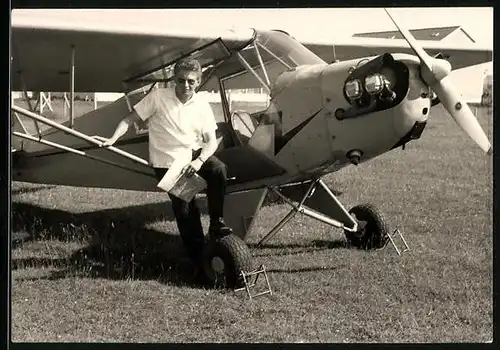 Fotografie Flugzeug Breguet Schulterdecker, einmotoriges Kleinflugzeug auf dem Flughfen in Genf 1962