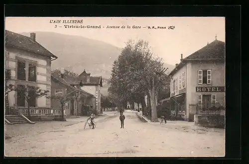 AK Virieu-le-Grand, Avenue de la Gare