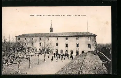 AK Saint-Didier-sur-Chalaronne, Le College, Cour des eleves