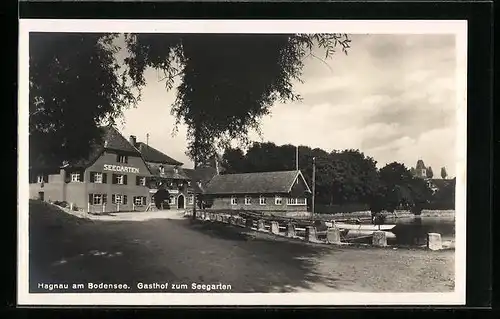 AK Hagnau /Bodensee, Gasthof zum Seegarten mit Strasse und Seeufer