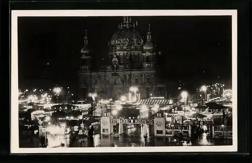 AK Berlin, Weihnachtsmarkt im Lustgarten, Volksfest