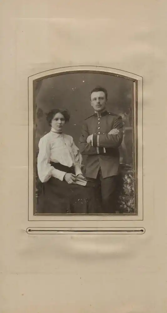 Fotoalbum mit 39 Fotografien Polizei Mylau i. V., 25 jähr. Dienstjubiläum, Wachtmeister, Uniform, Orden, EK, Pickelhaube 23