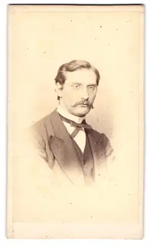 Fotografie H. Th. Hudemann, München, Portrait Dr. Philipp von Brunner, letzter Präsident des Landrats Oberbayern