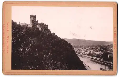 Fotografie Friedrich Szesztokat, Köln, Ansicht Niederlahnstein, Burg Lahneck mit Blick nach dem Ort