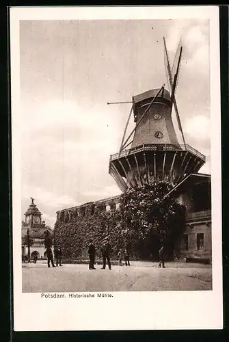AK Potsdam, Historische Windmühle mit Besuchern