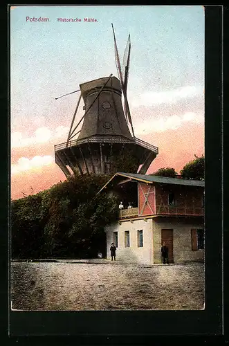 AK Potsdam, Die historische Windmühle bei Sanssouci, von der Strasse gesehen