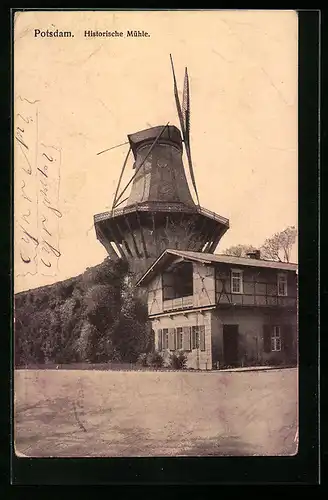 AK Potsdam, Historische Windmühle und Nebenhaus, Ansicht mit Strasse