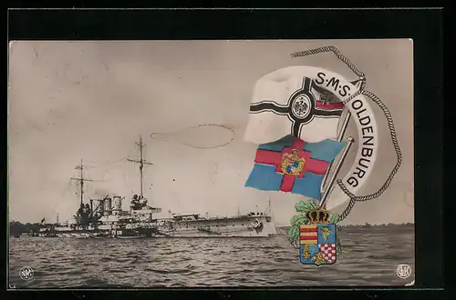 AK Kriegsschiff S. M. S. Oldenburg vor der Küste, Fahnen und Wappen