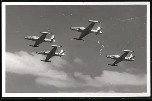 Fotografie Flugzeug Lockheed T-33 T-Bird, Abfangjäger der Luftwaffe in Diamantformation