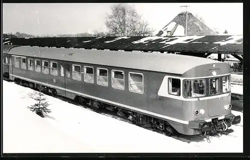 Fotografie Carl Bellingrodt, Wuppertal-Barmen, Deutsche Bahn, Personenzug Triebwagen im Bahnhof