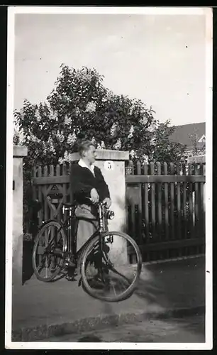 Fotografie Bursche mit Fahrrad, Velo, Bike, Bicycle 1933