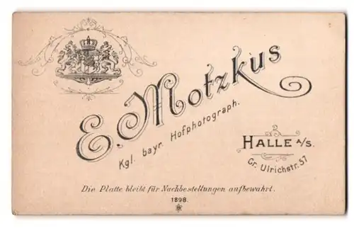 Fotografie E. Motzkus, Halle / Saale, Königliches Wappen und Anschrift des Fotografen