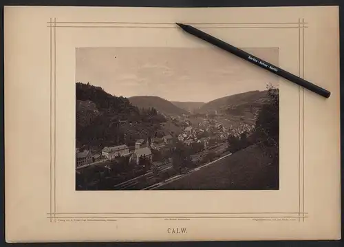 Fotografie Carl Fuchs, Calw, Ansicht Calw, Blick über die Eisenbahngleise auf den Ort