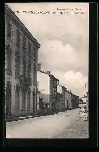 AK St-Didier-s-Chalaronne, Mairie et Grande Rue