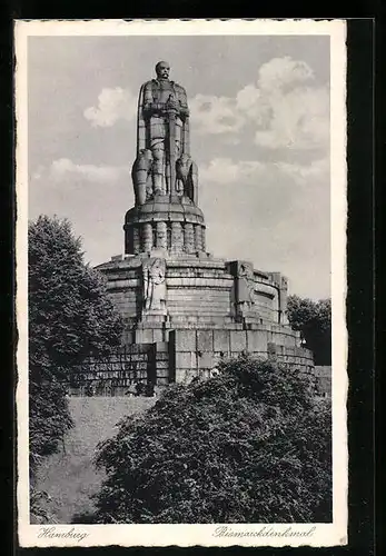 AK Hamburg-St.Pauli, Bismarckdenkmal mit Besuchern