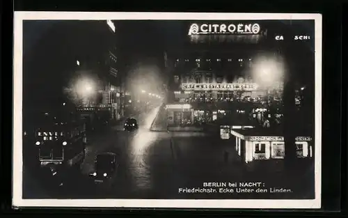 AK Berlin, Friedrichstr. Ecke Unter den Linden bei Nacht