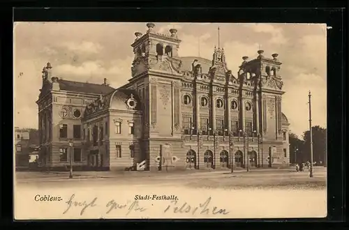 AK Coblenz, Stadt-Festhalle mit Strasse