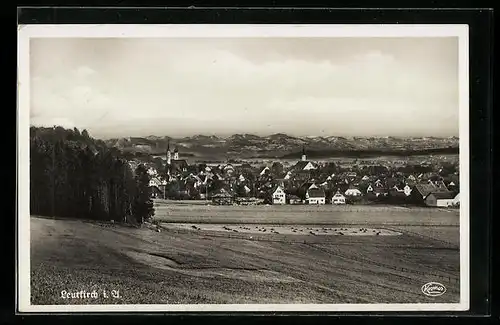 AK Leutkirch i. A., Ortsansicht mit Bergpanorama