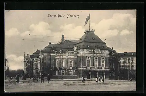 AK Hamburg, Laeisz-Halle mit Passanten