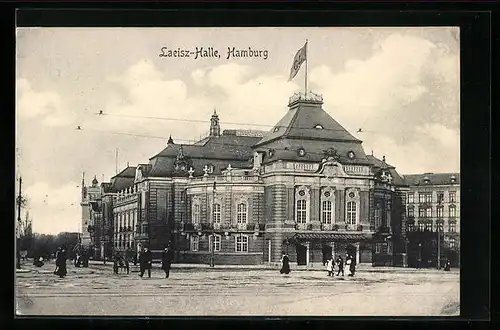 AK Hamburg, Laeisz-Halle mit Passanten