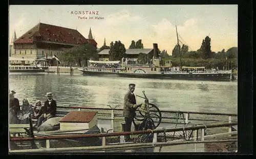 AK Konstanz, Partie im Hafen, Dampfer Stadt Ueberlingen