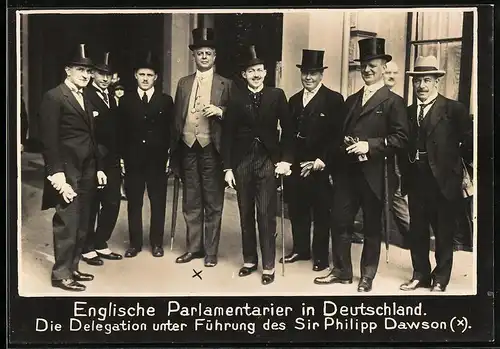 Fotografie Englische Parlamentarier in Deutschland, Sir Philipp Dawson führt die Delegation