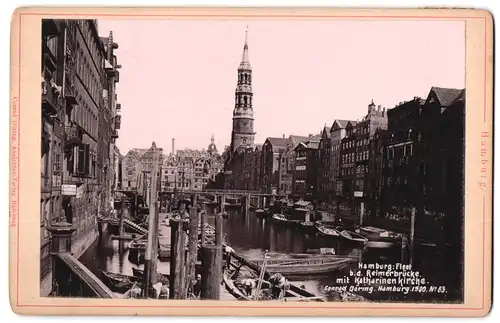 Fotografie Conrad Döring, Hamburg, Ansicht Hamburg, Fleet mit Reimerbrücke und Blick zur Katharinenkirche