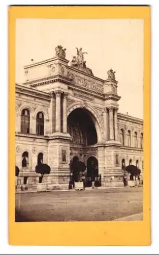 Fotografie unbekannter Fotograf, Ansicht Paris, Blick auf den Palais de l`Industrie, Gebaut zur Weltausstellung 1855