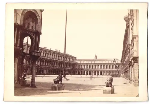 Fotografie unbekannter Fotograf, Ansicht Venedig, Blick auf den Markusplatz