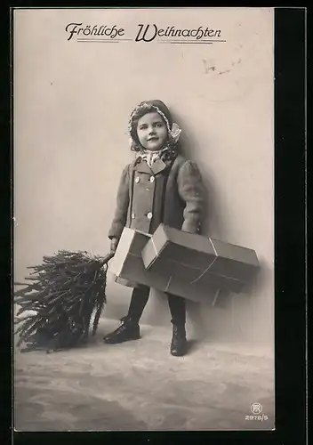 Foto-AK RPH Nr. 2978 /5: Kind mit Paketen und Tanne, Weihnachtsgruss