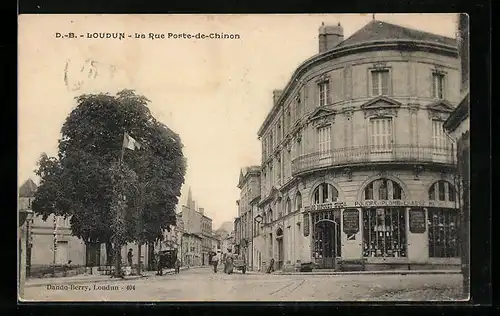 AK Loudun, La Rue Porte-de-Chinon