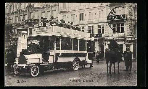 AK Berlin, Automobil-Omnibus und Litfasssäule am Cafe Bauer