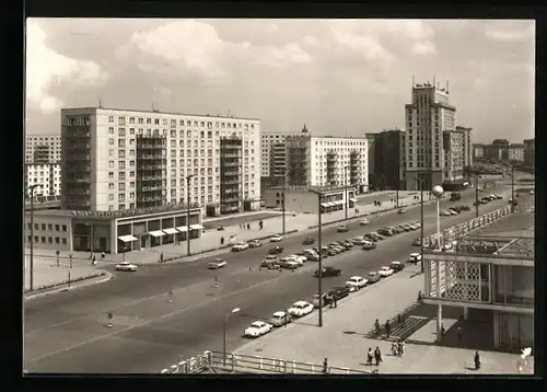 AK Berlin, Karl-Marx-Allee mit Neubauten