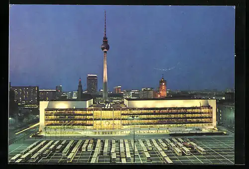 AK Berlin, Palast der Republik mit Fernsehturm am Abend