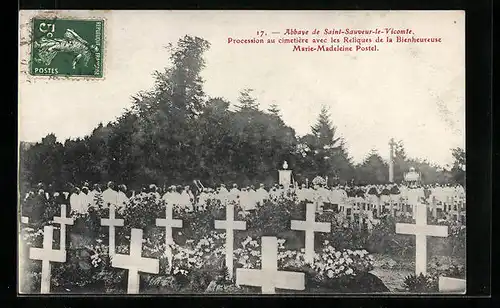 AK Saint-Sauveur-Le-Vicomte, Abbaye-Procession au cimetière avec les Reliques de la Bienheureuse Marie-Madeleine Postel