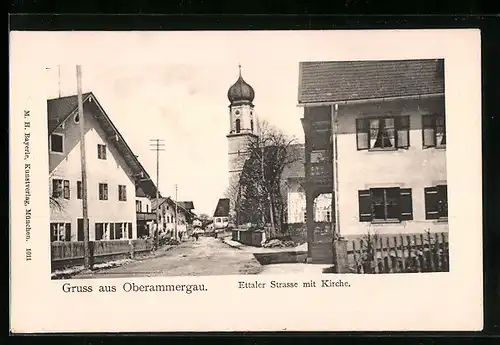 AK Oberammergau, Ettaler Strasse mit Kirche