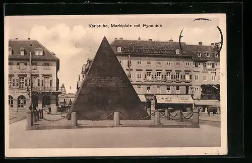 AK Karlsruhe, Marktplatz mit Pyramide