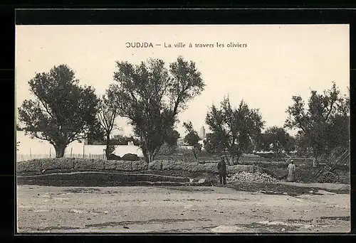 AK Oudjda, La ville á travers les oliviers