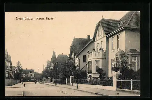 AK Neumünster, Marien-Strasse mit Radfahrer