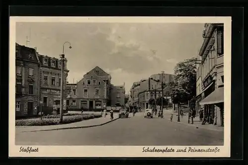 AK Stassfurt, Schulzenplatz und Prinzenstrasse mit Cafe Wendel und Geschäften