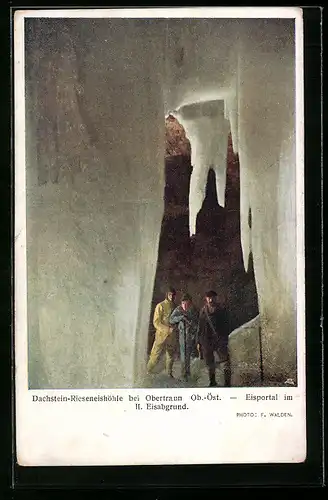AK Obertraun /Ob.-Öst., Dachstein-Rieseneishöhle, Eisportal im II. Eisabgrund