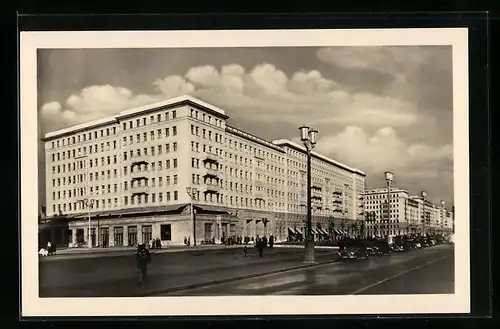 AK Berlin, Stalinallee, HO-Gaststätte Warschau