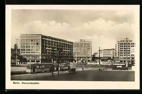 AK Berlin, Strassenbahnen auf dem Alexanderplatz