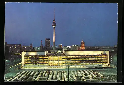 AK Berlin, Palast der Republik und Fernsehturm am Abend