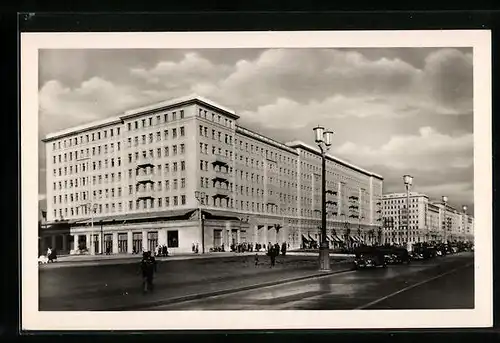 AK Berlin, Stalinallee-Am HO-Kaffee Warschau