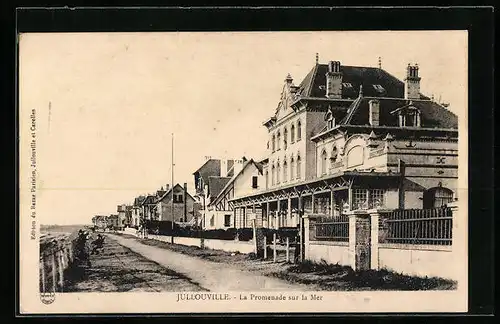 AK Jullouville, La Promenade sur la Mer