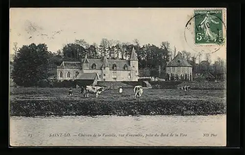 AK Saint-Lo, Chateau de la Vaucelle, vue d`ensemble, prise du Bord de la Vire