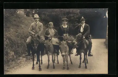 Foto-AK Ausflugsgesellschaft auf Eseln